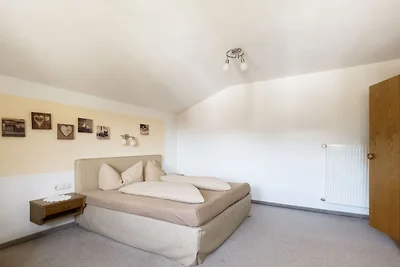 Schöne Wohnung in Hainzenberg neben Wald
