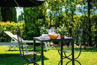 Wohnung im ersten Stock mit privatem Garten