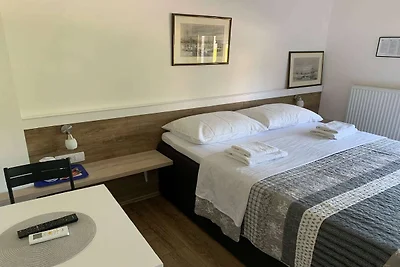 Guesthouse Family Bosnic - Double Room with B...