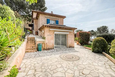 Haus an der Côte d'Azur mit Pool