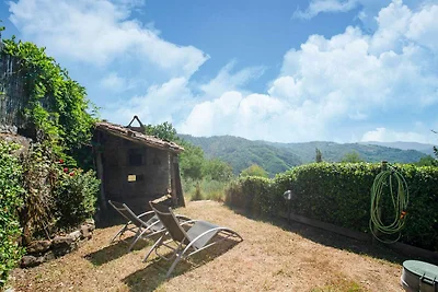 Casa vacanze in stile rustico a Lucca, con gi...