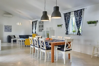 Komfortable Villa mit privatem Schwimmbad