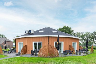 Schönes Ferienhaus in Goirle mit Terrasse