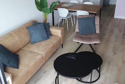 Apartment am Wasser mit Balkon