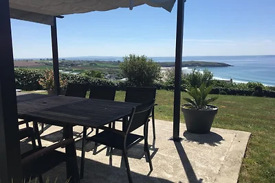 Ferienvilla mit 180°-Panoramablick aufs Meer ...