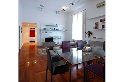 Elegant appartement in Chiaia