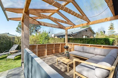 Bungalow in Sint Maartenszee am Strand