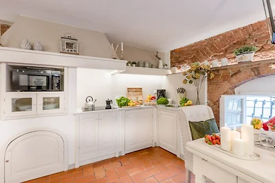 Appartement met uitzicht op het Lucca-plein