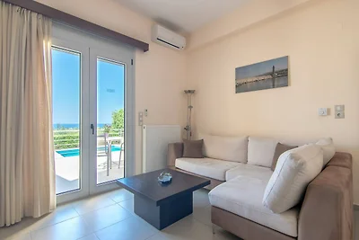Villa in Adelianos Kampos nahe Sandstrand