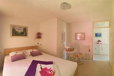 Beach House - 2m from beach - Three Bedroom...