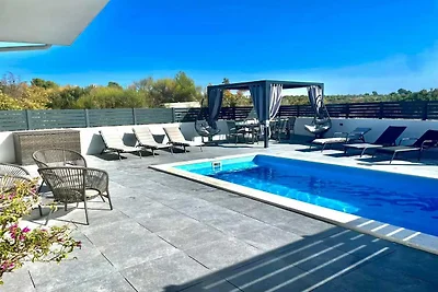 Villa  With Pool