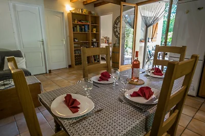 Ruhiges Ferienhaus mit großem Pool