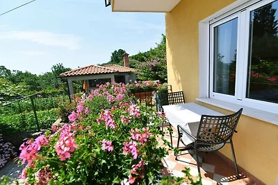 Scenic Retreat Rooms and Family Apartments - ...