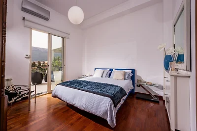 Apartment in Terrasini with Sea Views