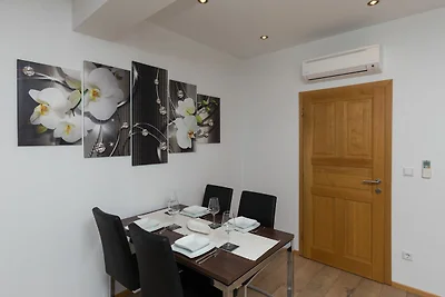 Villa Celenca - Superior Two Bedroom Apartmen...