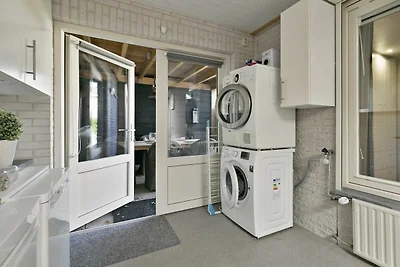 Schönes Ferienhaus in Kamperland mit Garten
