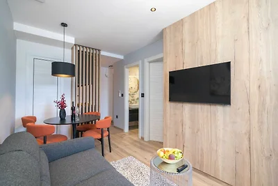 Apartments Villa Royale - Deluxe One Bedroom ...