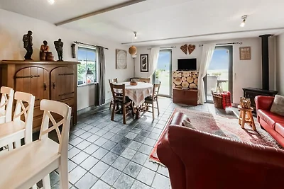 Schönes Ferienhaus in Houffalize mit Terrasse