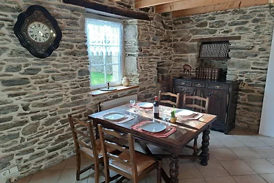 Steinhaus mit Kamin, Plouénan