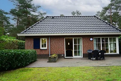 Villa in Beekbergen mit Terrasse