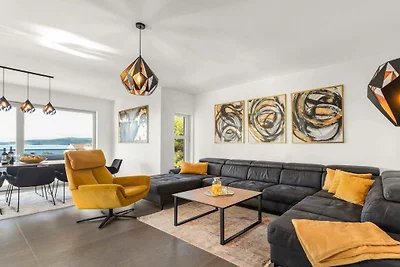 Wohnung in Šibenik-Brodarica mit Balkon