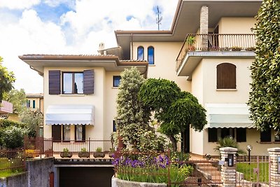 Ansprechende Wohnung in Jesolo mit Garten