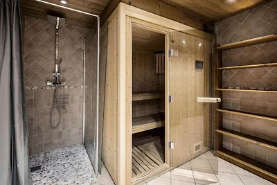 Chalet in Courchevel mit Sauna und Terrasse