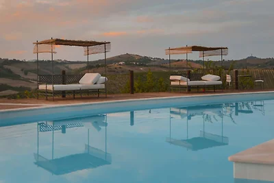 Appartamento di classe ad con piscina