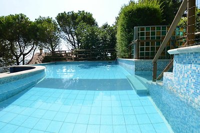 Boutique-Villa in Montescudo mit Pool