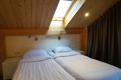 Chalet für 10 Gäste mit Pool