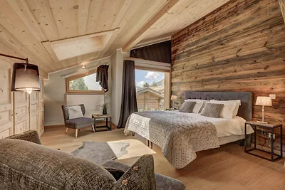 Chalet with Hot Tub & Sauna near Chamonix...
