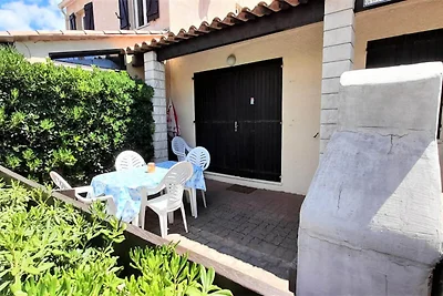 Villa in Port Venus mit Zugang zum Pool