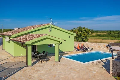 Ferienhaus in Bale mit Schwimmbecken