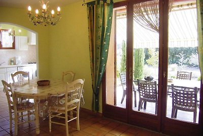 Charmantes ebenerdiges Ferienhaus mit Privatp...