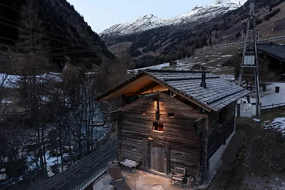 Charming chalet-style feeder house