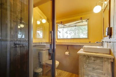 Tenda lodge con servizi igienici