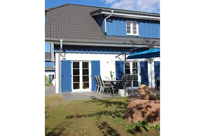 Ferienhaus in Altefähr mit Schwimmbecken
