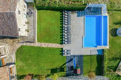 Villa in Buzet mit Schwimmbecken