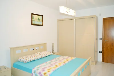 Azure Horizon: Strandurlaub in Saranda