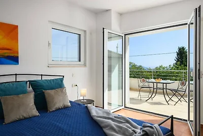 Villa in Rakalj mit Schwimmbecken