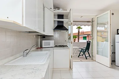 Moderna casa vacanze a Lazise con piscina in...