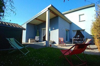 Modernes, komfortables Ferienhaus an der Buch...