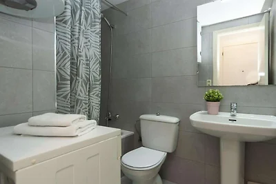 Wohnung in Roses mit Terrasse