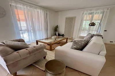 Elegante Villa mit Whirlpool und Aussicht