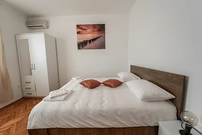 Apartment in Seline mit Terrasse