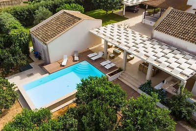 Villa with swimming pool in beautiful Sicily
