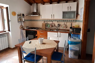 Incantevole casale in pietra in stile toscano...