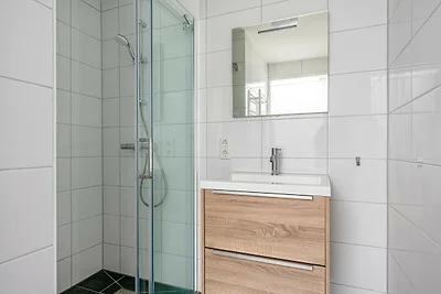 Bungalow am Hang mit Garten