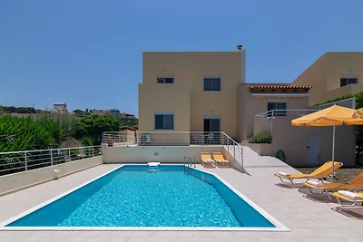 Villa in Adelianos Kampos nahe Sandstrand