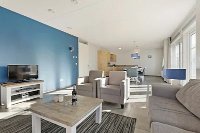 Ruim huis met sauna, op 700 m. van het strand
